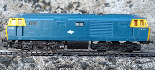 D7063 Triang Hornby Class 35